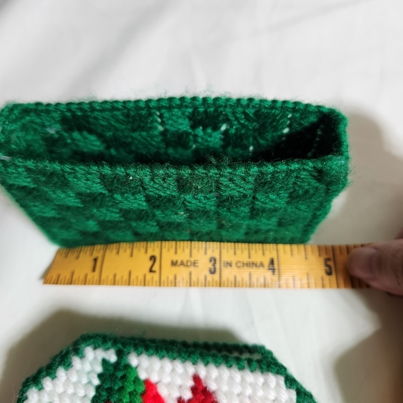 Vintage Handmade Coaster Set 4 Festive Red and Green Poinsettia Plastic Canvas - Picture 6 of 8